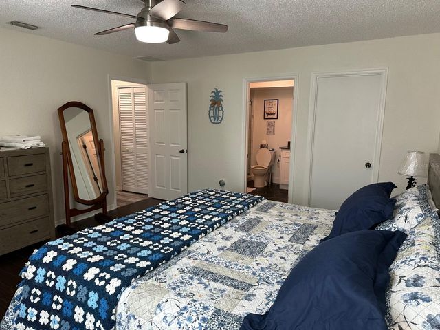 14609 LORIDAWN DRIVE 4, Seminole, FL 33776