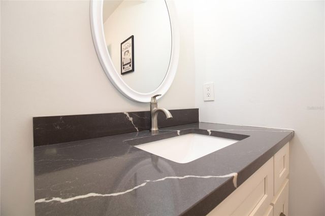 14609 LORIDAWN DRIVE 4, Seminole, FL 33776