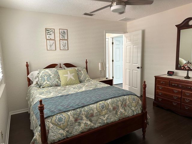 14609 LORIDAWN DRIVE 4, Seminole, FL 33776