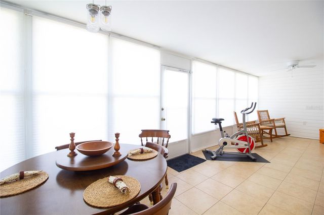 14609 LORIDAWN DRIVE 4, Seminole, FL 33776