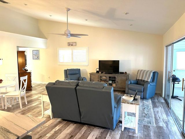 14609 LORIDAWN DRIVE 4, Seminole, FL 33776