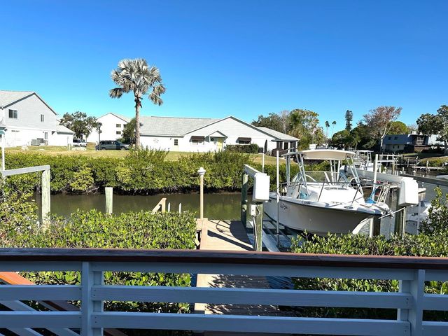 14609 LORIDAWN DRIVE 4, Seminole, FL 33776