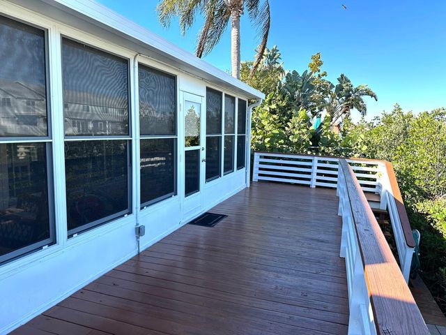 14609 LORIDAWN DRIVE 4, Seminole, FL 33776