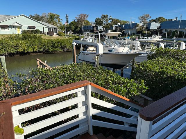 14609 LORIDAWN DRIVE 4, Seminole, FL 33776