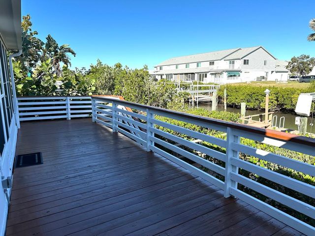 14609 LORIDAWN DRIVE 4, Seminole, FL 33776