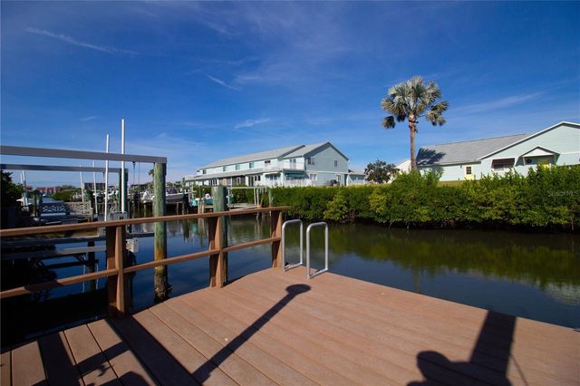 14609 LORIDAWN DRIVE 4, Seminole, FL 33776