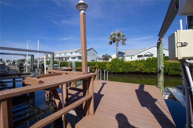 14609 LORIDAWN DRIVE 4, Seminole, FL 33776