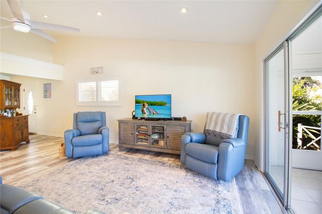 14609 LORIDAWN DRIVE 4, Seminole, FL 33776