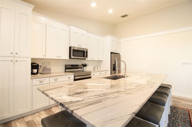 14609 LORIDAWN DRIVE 4, Seminole, FL 33776