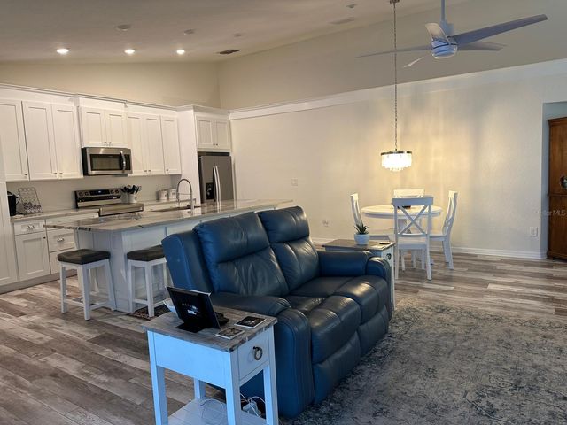 14609 LORIDAWN DRIVE 4, Seminole, FL 33776