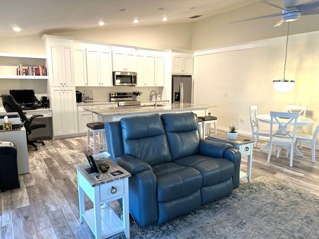 14609 LORIDAWN DRIVE 4, Seminole, FL 33776