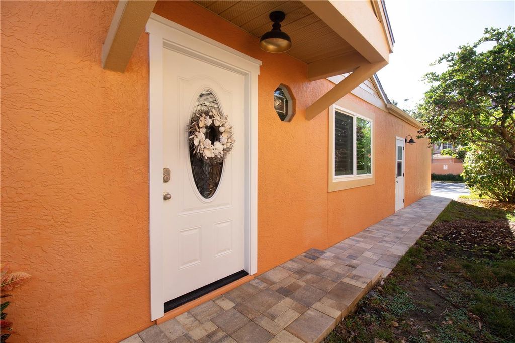 Image 2 of property listing at 14609 LORIDAWN DRIVE 4, Seminole, FL 33776