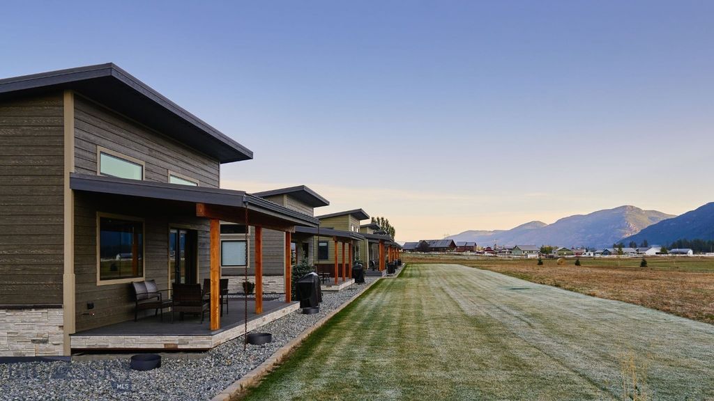 2360 MT Hwy 206, Columbia Falls, MT 59912