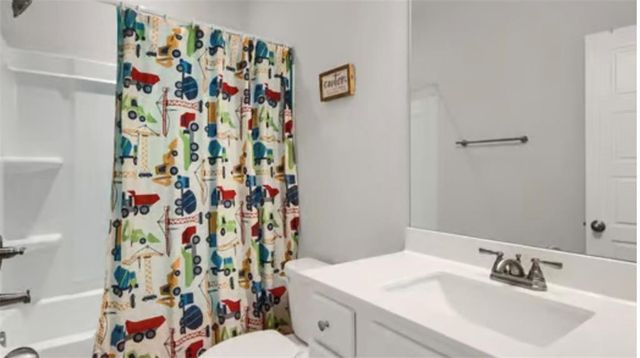 1563 Dover Creek Lane, Lawrenceville, GA 30045