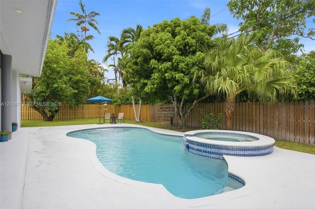 15845 SW 87th Avenue, Palmetto Bay, FL 33157