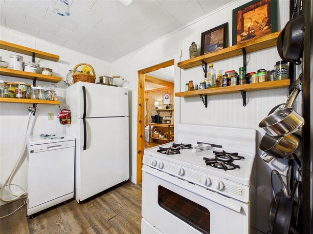 7709 Lake Avenue, Hayward, WI 54843