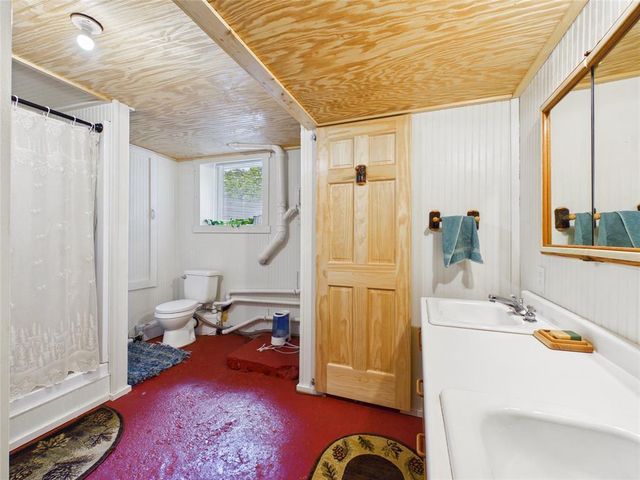7709 Lake Avenue, Hayward, WI 54843