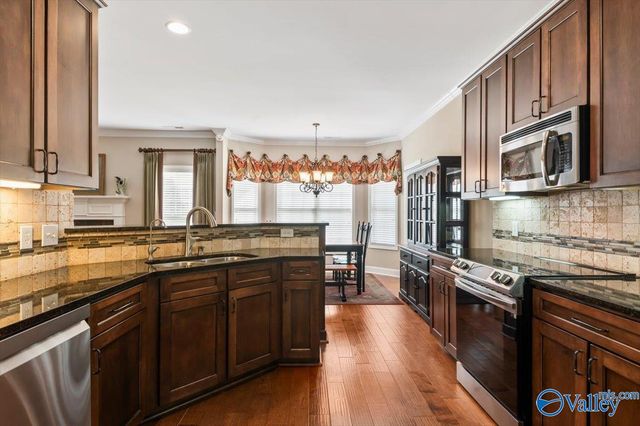 4406 Coatsbridge Drive SE, Owens Cross Roads, AL 35763