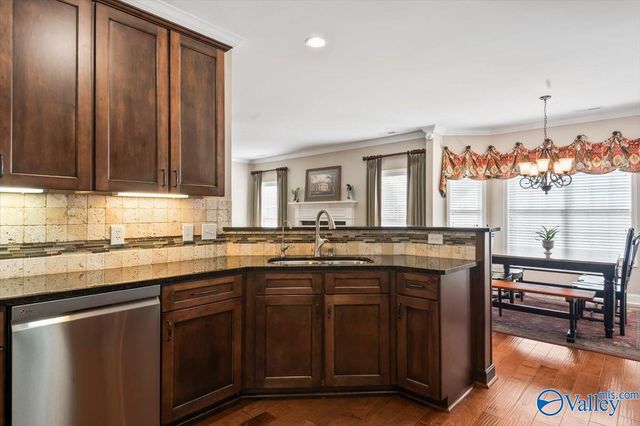 4406 Coatsbridge Drive SE, Owens Cross Roads, AL 35763