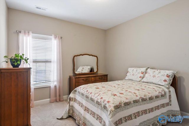 4406 Coatsbridge Drive SE, Owens Cross Roads, AL 35763