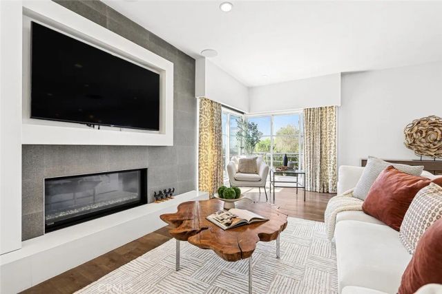 301 25th, Hermosa Beach, CA 90254