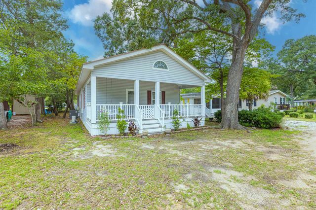 517 Porter Dr., Garden City Beach, SC 29576