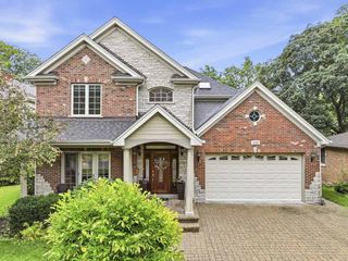 103 N Kennicott Avenue, Arlington Heights, IL 60005