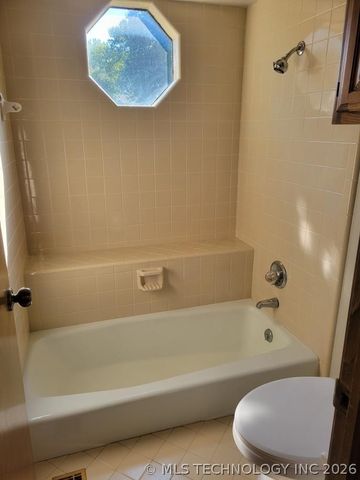 1608 S Laurel Avenue, Broken Arrow, OK 74012