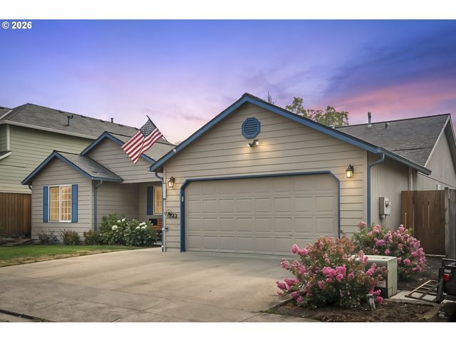 206 Hauser Ct, Molalla, OR 97038