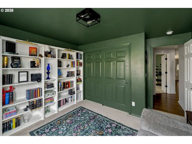 206 Hauser Ct, Molalla, OR 97038