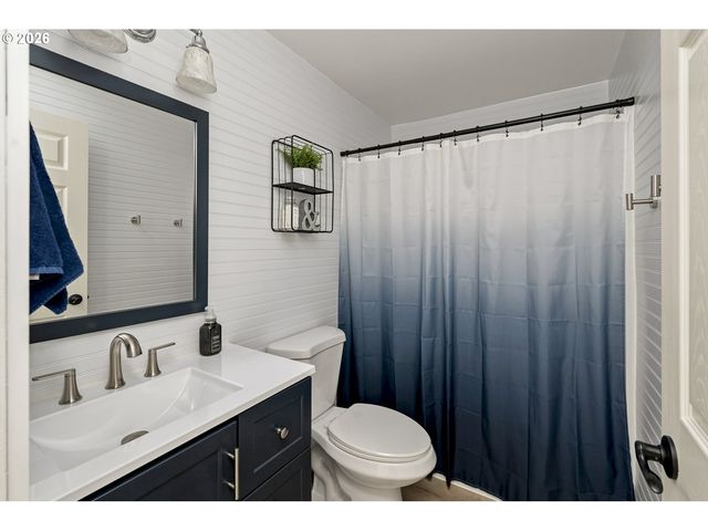 206 Hauser Ct, Molalla, OR 97038