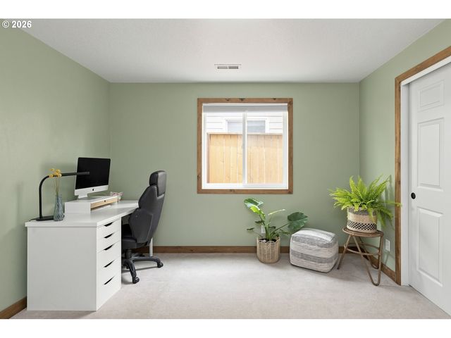206 Hauser Ct, Molalla, OR 97038