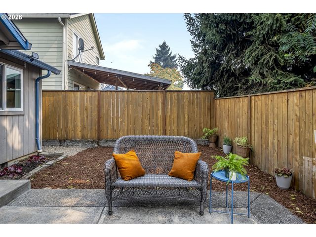 206 Hauser Ct, Molalla, OR 97038