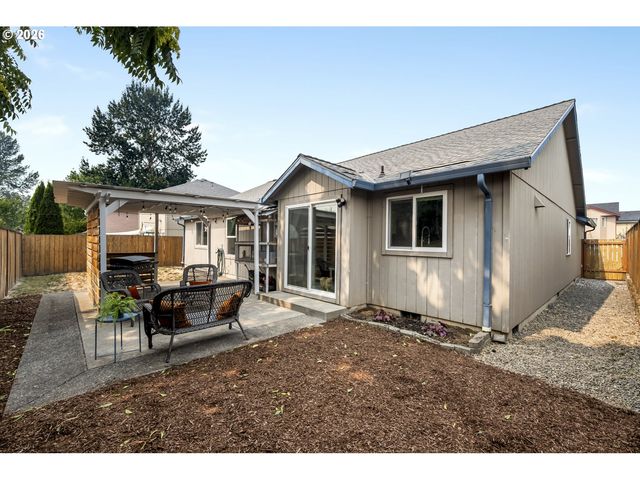 206 Hauser Ct, Molalla, OR 97038