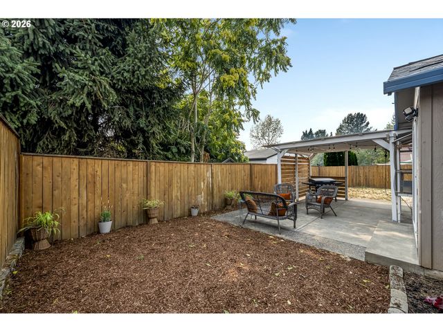206 Hauser Ct, Molalla, OR 97038