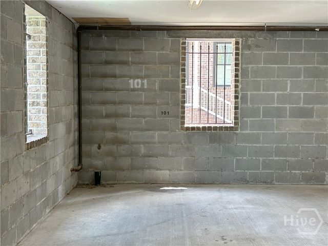 425 E McDonough Street 101, Savannah, GA 31401