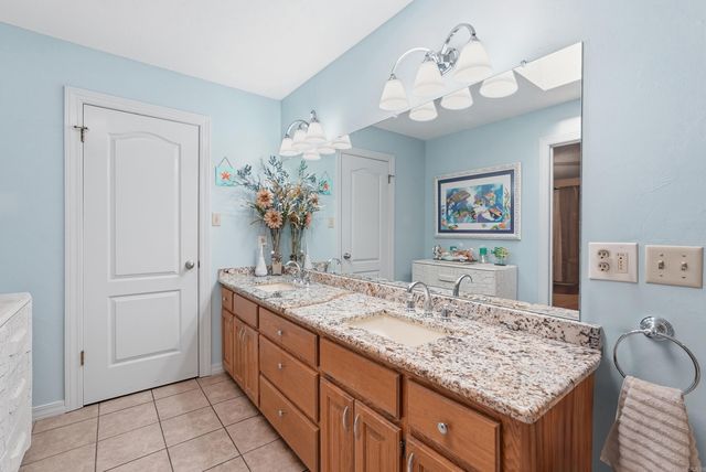 902 Deerfield Ct, Russellville, AR 72801