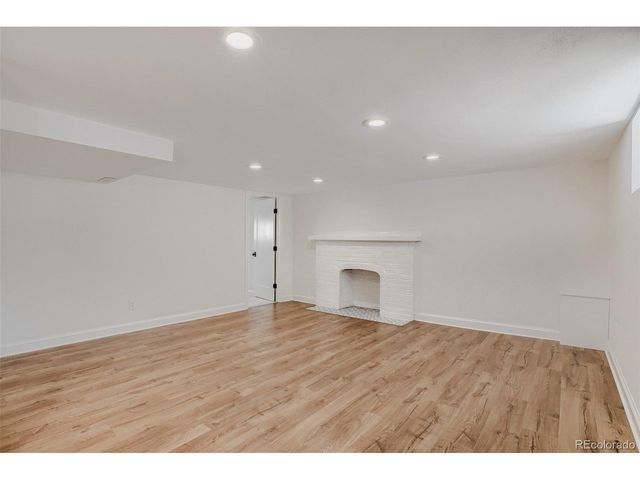425 S Alcott St, Denver, CO 80219