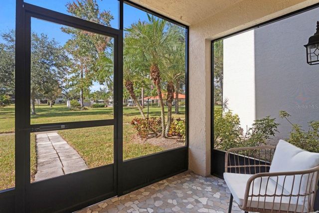 4910 BAY STREET NE 111, St Petersburg, FL 33703