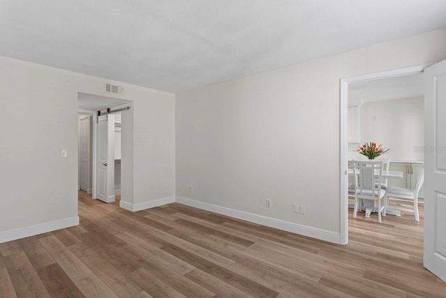 4910 BAY STREET NE 111, St Petersburg, FL 33703