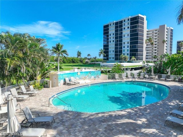 5 Bluebill AVE 108A, Naples, FL 34108