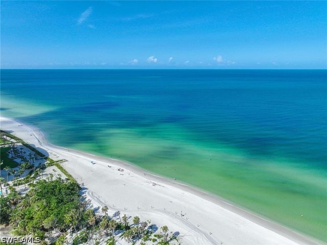 5 Bluebill AVE 108A, Naples, FL 34108