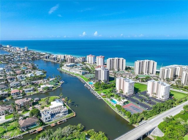 5 Bluebill AVE 108A, Naples, FL 34108