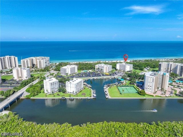 5 Bluebill AVE 108A, Naples, FL 34108