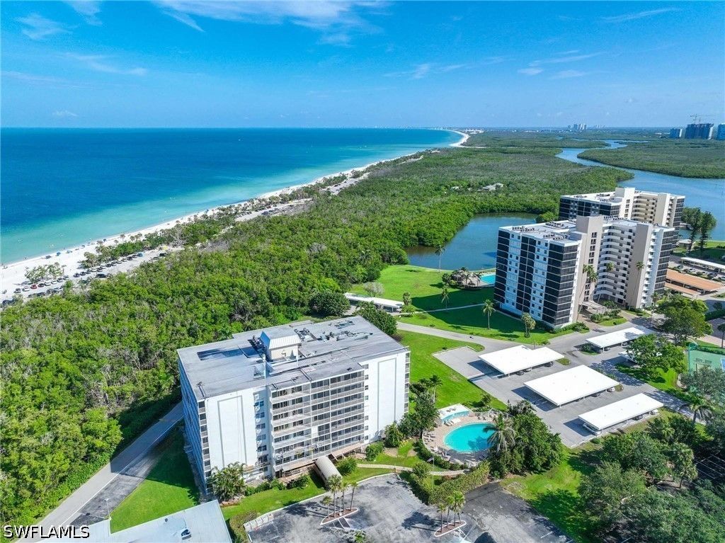5 Bluebill AVE 108A, Naples, FL 34108