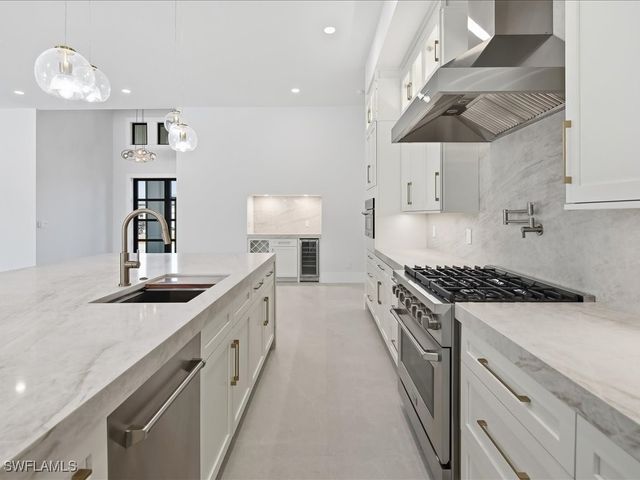 18433 Royal Hammock BLVD, Naples, FL 34114