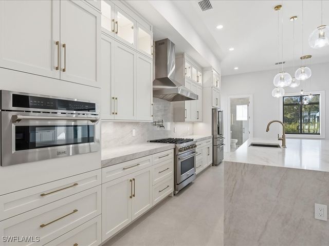 18433 Royal Hammock BLVD, Naples, FL 34114