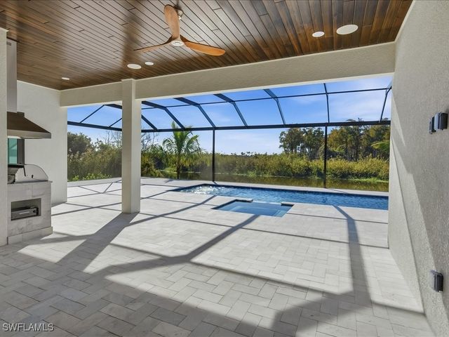 18433 Royal Hammock BLVD, Naples, FL 34114