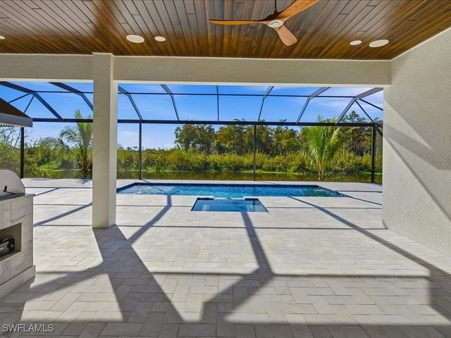 18433 Royal Hammock BLVD, Naples, FL 34114