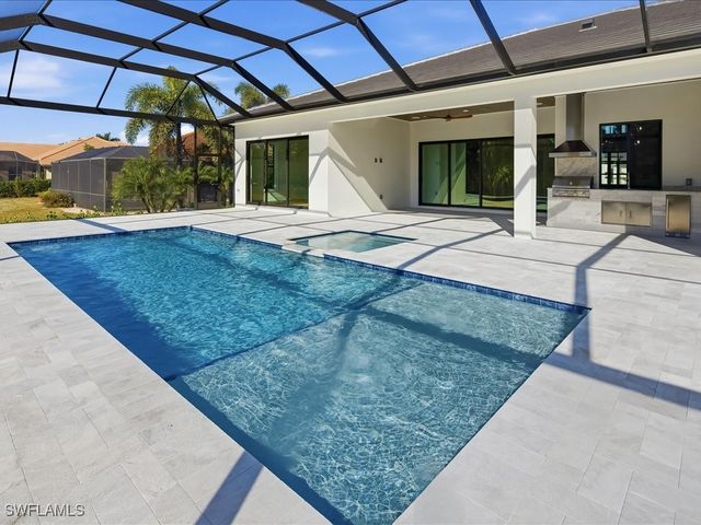 18433 Royal Hammock BLVD, Naples, FL 34114